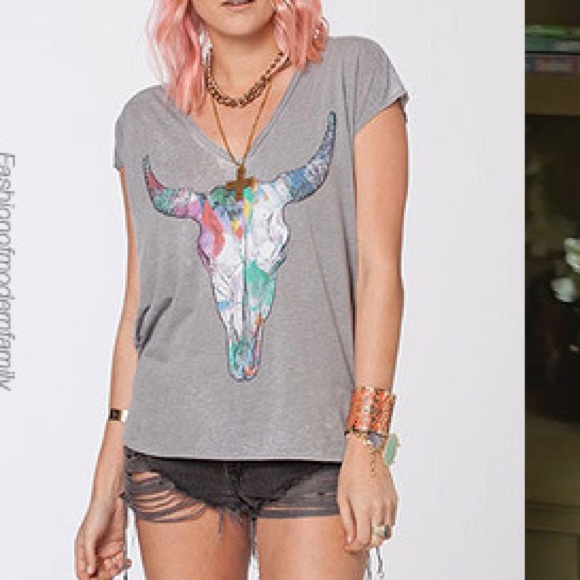 Tops - Chaser Rainbow Bull Print Women's Top